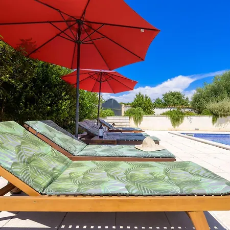 Σπίτι διακοπών Sabina Mit Zwei Und Pool By Interhome