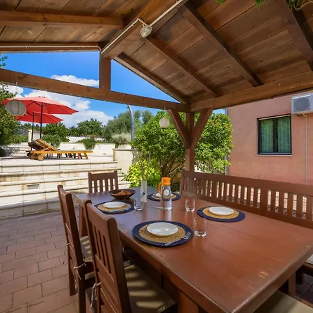 Sabina Mit Zwei Und Pool By Interhome