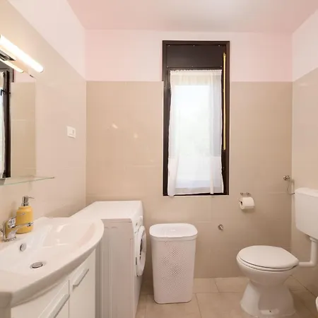 Sabina Mit Zwei Und Pool By Interhome Σπίτι διακοπών *