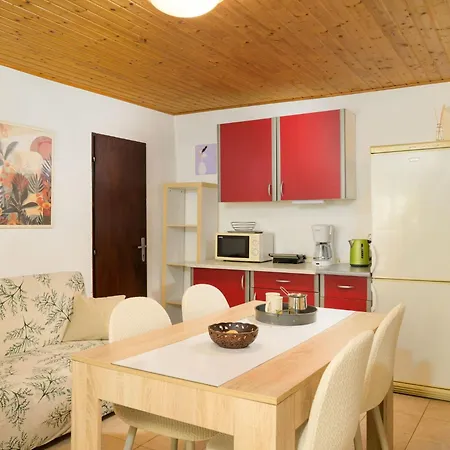 Σπίτι διακοπών Sabina Mit Zwei Und Pool By Interhome